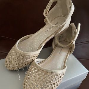 Rare Unique Ankle strap girls dress shoe